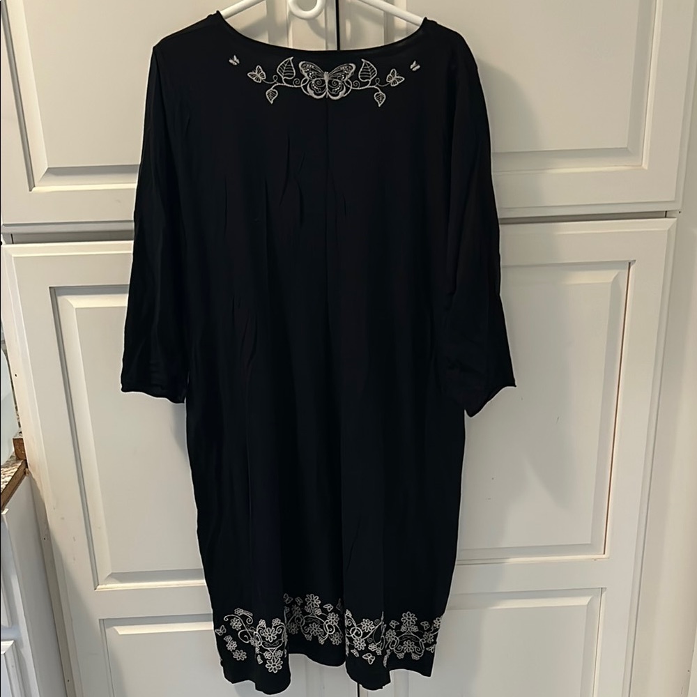 Johnny Was Black Embroidered V-Neck Knee-Length Dress Sz 1X - Picture 3 of 5